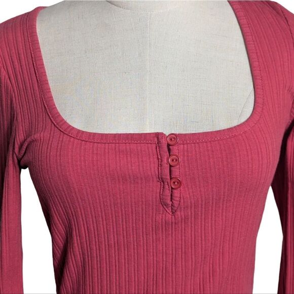 Zadig & Voltaire Cropped Deep Rose Upper Heart Strass Ribbed Button Henley NWT - Picture 2 of 6